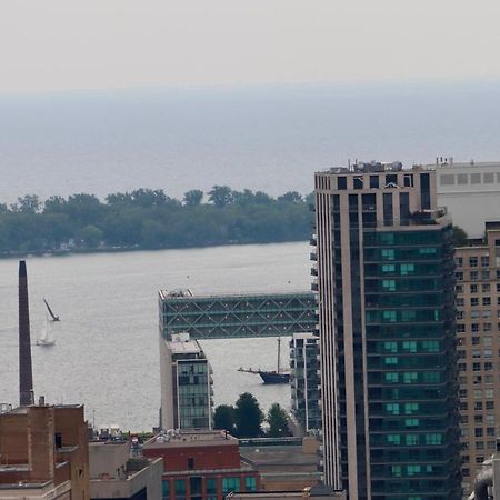 Apartment/2Bedrooms/2 Full Bathrooms/Free Parking تورونتو المظهر الخارجي الصورة
