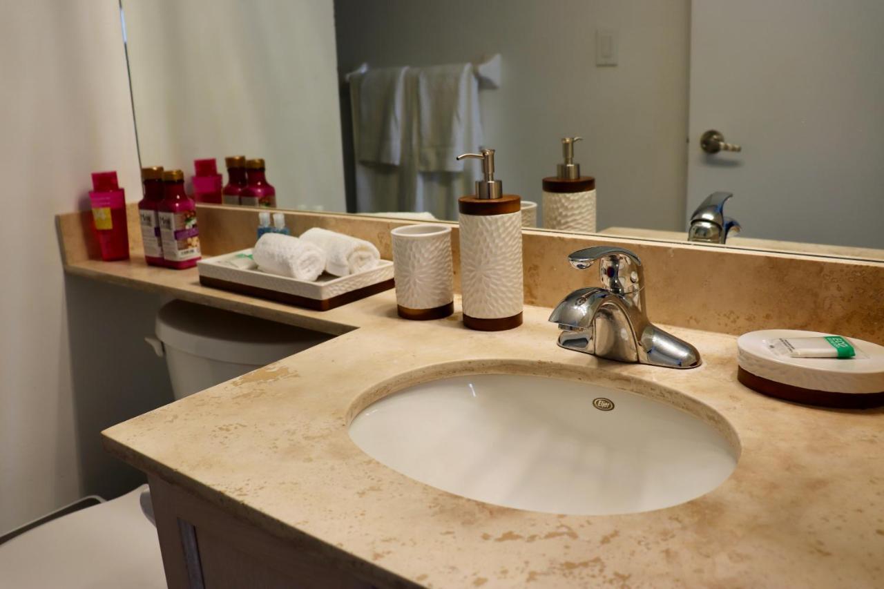 Apartment/2Bedrooms/2 Full Bathrooms/Free Parking تورونتو المظهر الخارجي الصورة